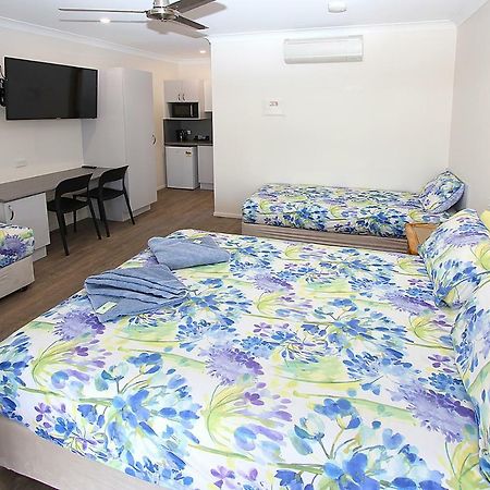 Reef Gardens Motel Просерпайн Екстериор снимка