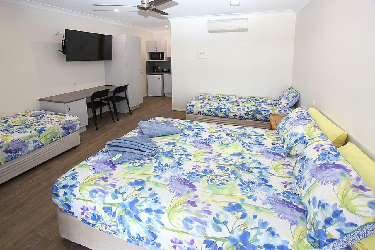 Reef Gardens Motel Просерпайн Екстериор снимка